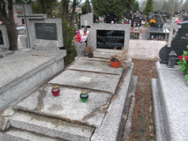 Grób Zdzisław Nowakowski